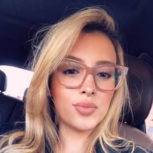 Meet your Posher, Karina